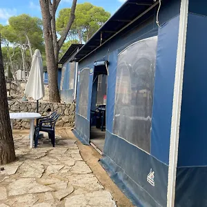 https://camping-castell-montgri.catalonia-hotels.com